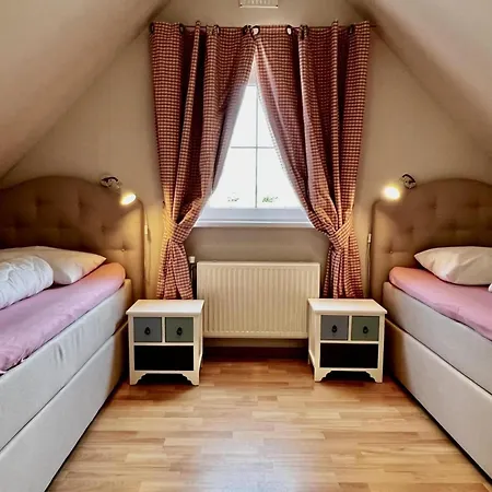Retreat, Near Forest Holiday home