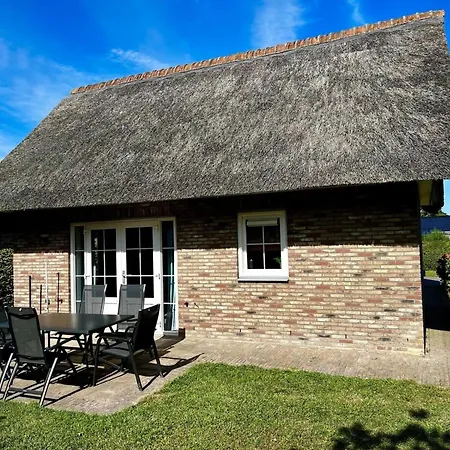 Retreat, Near Forest Дом отдыха Sint Maartensvlotbrug