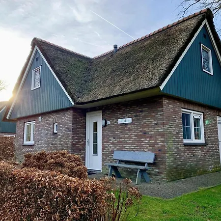 Retreat, Near Forest Дом отдыха Sint Maartensvlotbrug