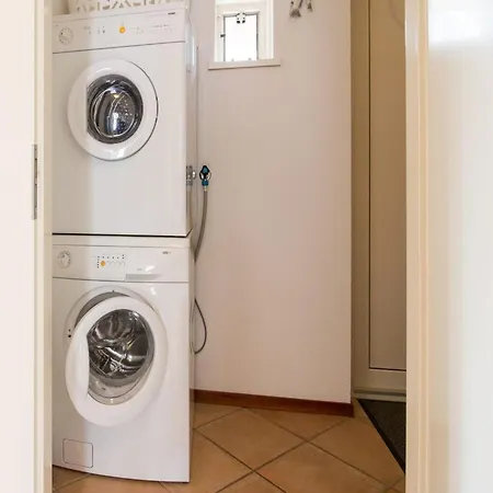 Дом отдыха Retreat, Near Forest *