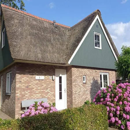 Retreat, Near Forest * Sint Maartensvlotbrug