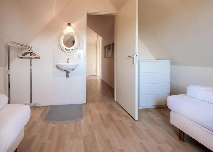 Retreat, Near Forest Sint Maartensvlotbrug