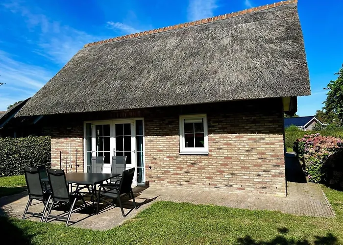 Retreat, Near Forest Casa de Férias Sint Maartensvlotbrug