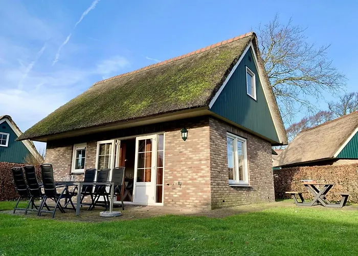 Retreat, Near Forest Casa de Férias Sint Maartensvlotbrug